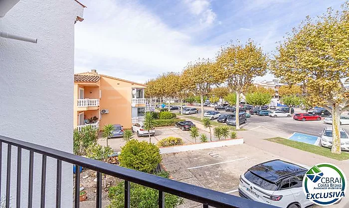 BAHIA Apartment with terrace and outdoor parking space in an excellent location, just 150 m from the beach and with a tourist rental licence