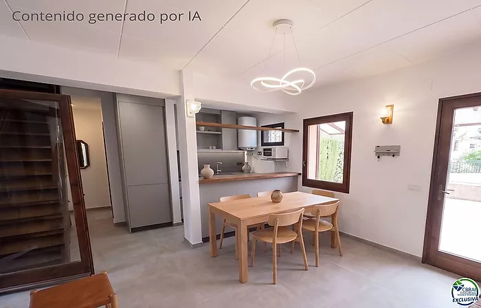 Unique opportunity in Mas Matas, Roses — Semi-detached house with private plot, ready for your renovation project