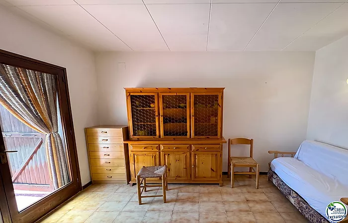 Unique opportunity in Mas Matas, Roses — Semi-detached house with private plot, ready for your renovation project