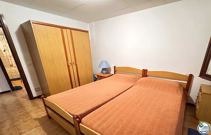 Unique opportunity in Mas Matas, Roses — Semi-detached house with private plot, ready for your renovation project
