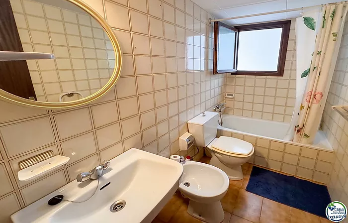 Unique opportunity in Mas Matas, Roses — Semi-detached house with private plot, ready for your renovation project