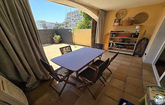 14x3.70 m Private Mooring Before the Bridges with Apartment & Parking