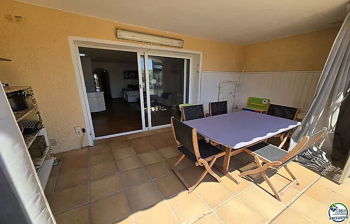 14x3.70 m Private Mooring Before the Bridges with Apartment & Parking