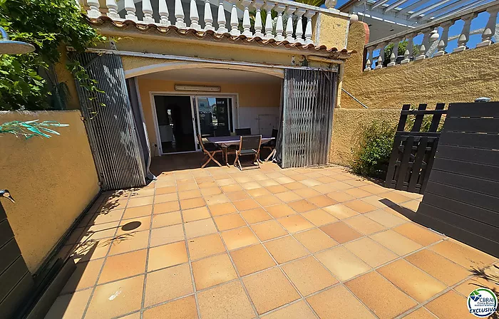 14x3.70 m Private Mooring Before the Bridges with Apartment & Parking