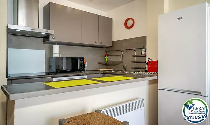 Penthouse central avec solarium privé et vue mer à Empuriabrava