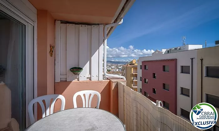 Penthouse central avec solarium privé et vue mer à Empuriabrava