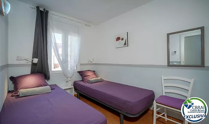 Penthouse central avec solarium privé et vue mer à Empuriabrava