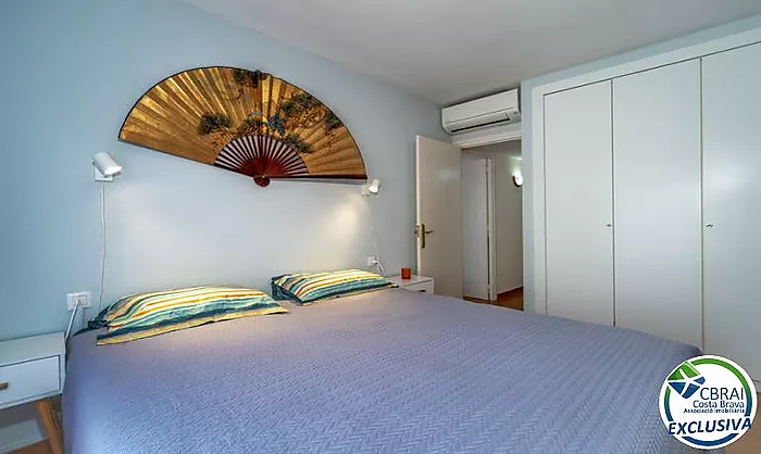 Penthouse central avec solarium privé et vue mer à Empuriabrava