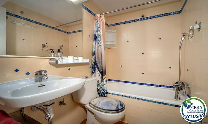 Penthouse central avec solarium privé et vue mer à Empuriabrava