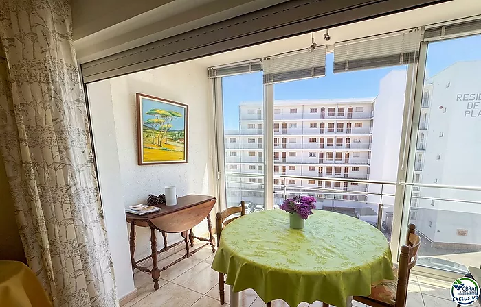 Studio with terrace 30 m from the beach — 4th floor, Salatar, Roses