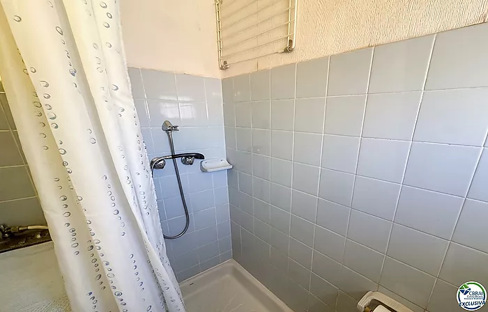 Studio with terrace 30 m from the beach — 4th floor, Salatar, Roses