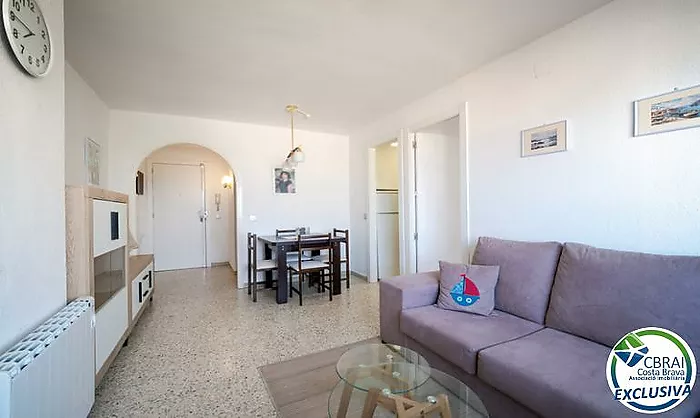 Apartment ideally located on the seafront in Empuriabrava