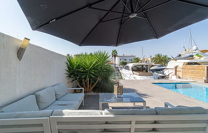 Elegant Waterfront villa with pool, private mooring and direct canal access in Santa Margarita