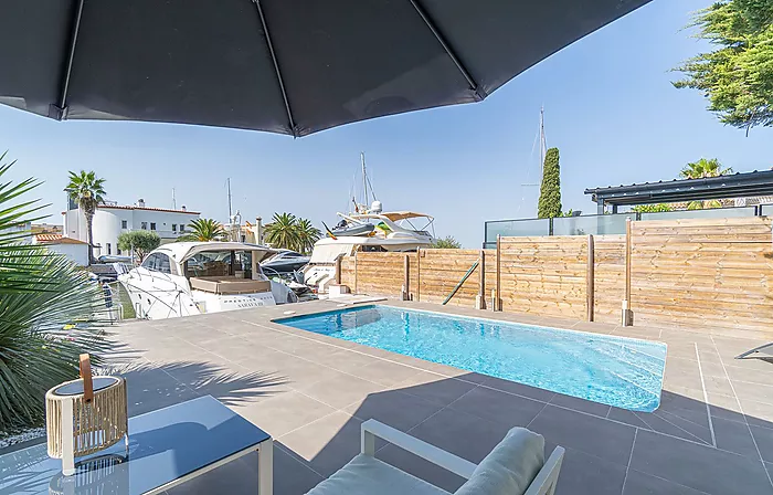 Elegant Waterfront villa with pool, private mooring and direct canal access in Santa Margarita