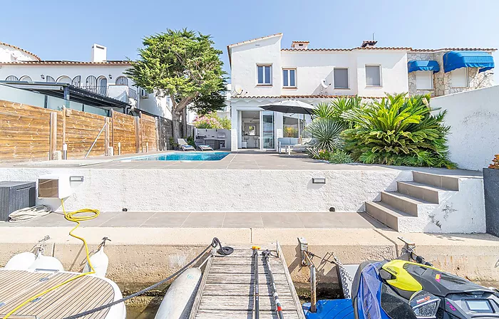 Elegant Waterfront villa with pool, private mooring and direct canal access in Santa Margarita