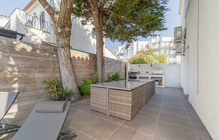 Elegant Waterfront villa with pool, private mooring and direct canal access in Santa Margarita