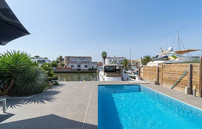 Elegant Waterfront villa with pool, private mooring and direct canal access in Santa Margarita