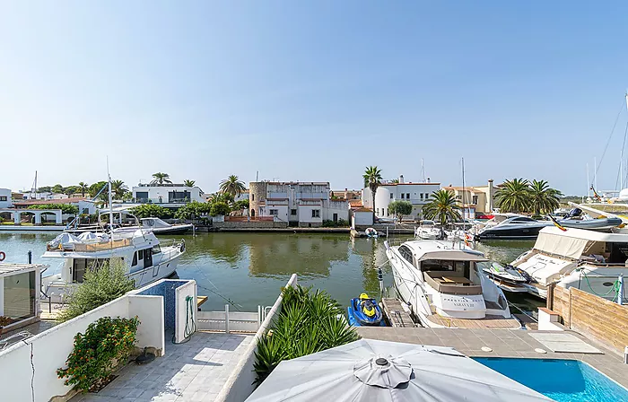Elegant Waterfront villa with pool, private mooring and direct canal access in Santa Margarita
