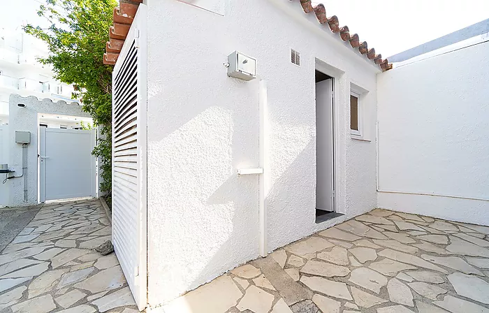 Elegant Waterfront villa with pool, private mooring and direct canal access in Santa Margarita