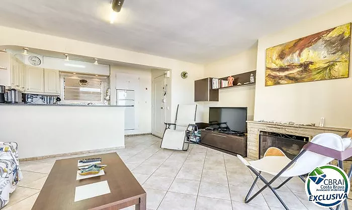 Wake up by the Mediterranean – Apartment with pool, private parking and sea views in Roses Lighthouse area
