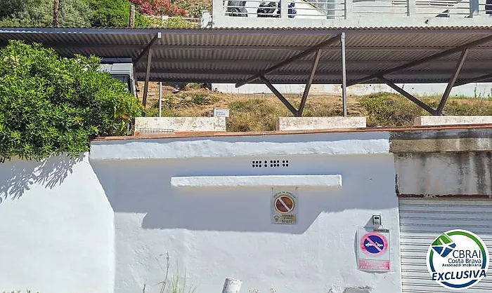 Wake up by the Mediterranean – Apartment with pool, private parking and sea views in Roses Lighthouse area