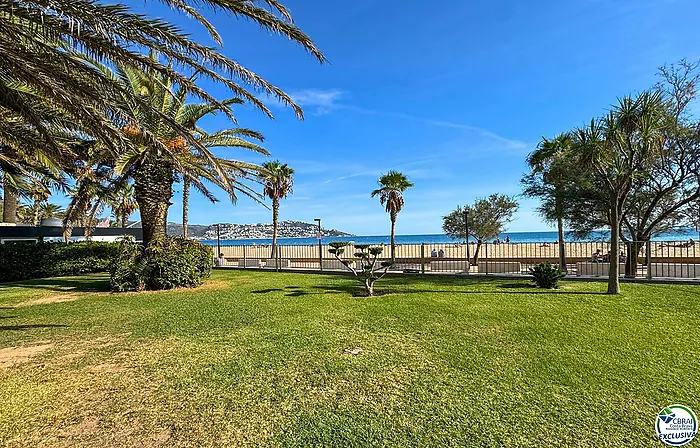 Studio with pool and lateral sea views — Santa Margarida, Roses