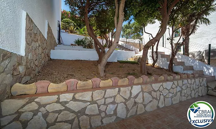 Exclusiva villa con espectaculares vistas panorámicas al mar en El Port de la Selva