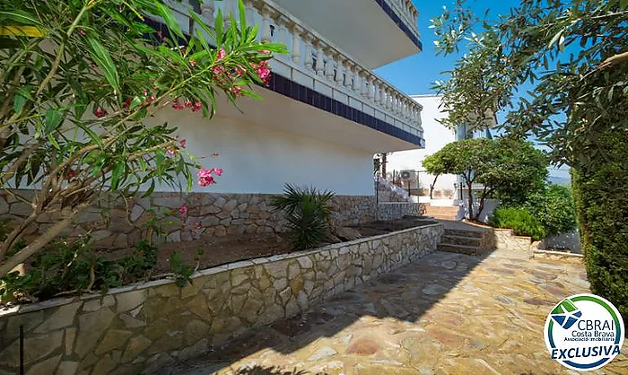 Exclusiva villa con espectaculares vistas panorámicas al mar en El Port de la Selva