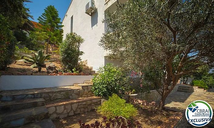 Exclusiva villa con espectaculares vistas panorámicas al mar en El Port de la Selva