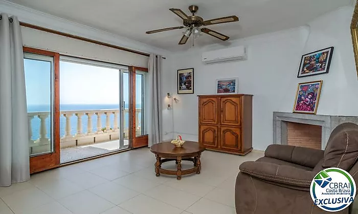 Exclusiva villa con espectaculares vistas panorámicas al mar en El Port de la Selva