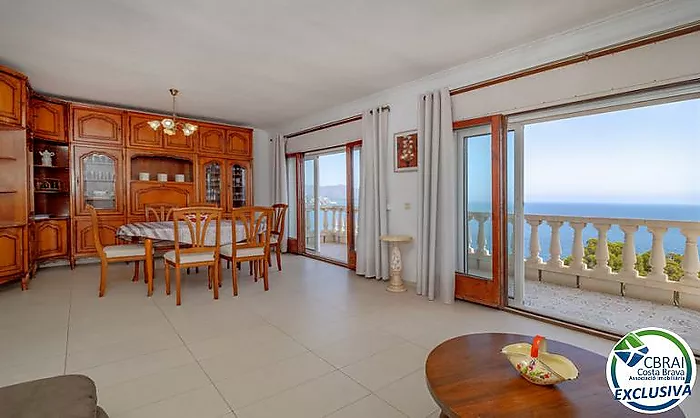 Exclusiva villa con espectaculares vistas panorámicas al mar en El Port de la Selva