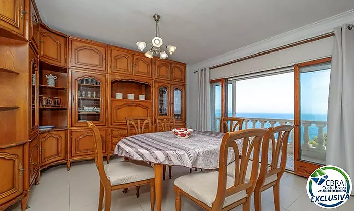 Exclusiva villa con espectaculares vistas panorámicas al mar en El Port de la Selva