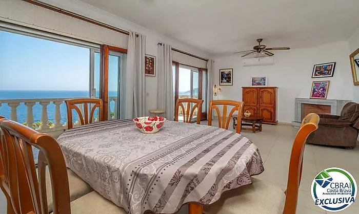 Exclusiva villa con espectaculares vistas panorámicas al mar en El Port de la Selva