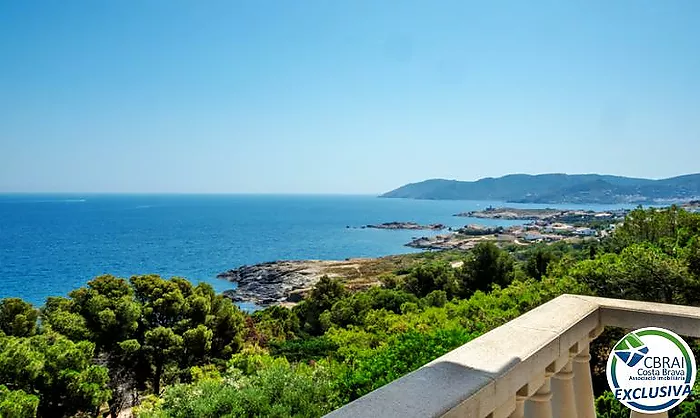 Exclusiva villa con espectaculares vistas panorámicas al mar en El Port de la Selva