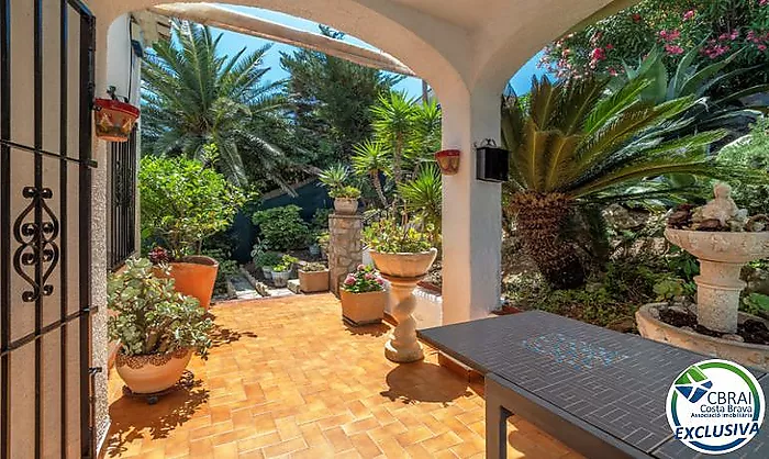 Exclusiva villa con espectaculares vistas panorámicas al mar en El Port de la Selva
