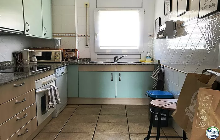 Appartement de 3 chambres avec piscine et parking privé à Santa Margarita Roses