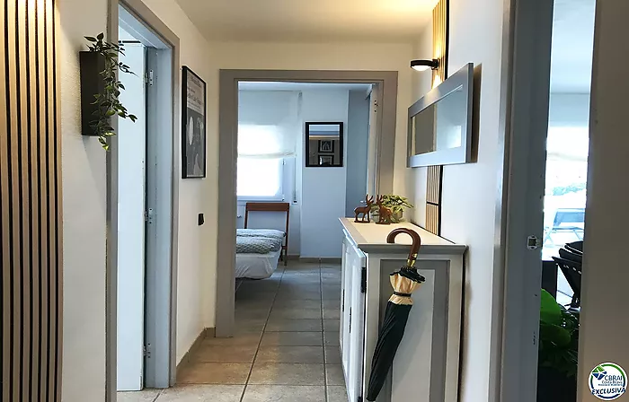 Appartement de 3 chambres avec piscine et parking privé à Santa Margarita Roses