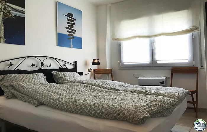 Appartement de 3 chambres avec piscine et parking privé à Santa Margarita Roses