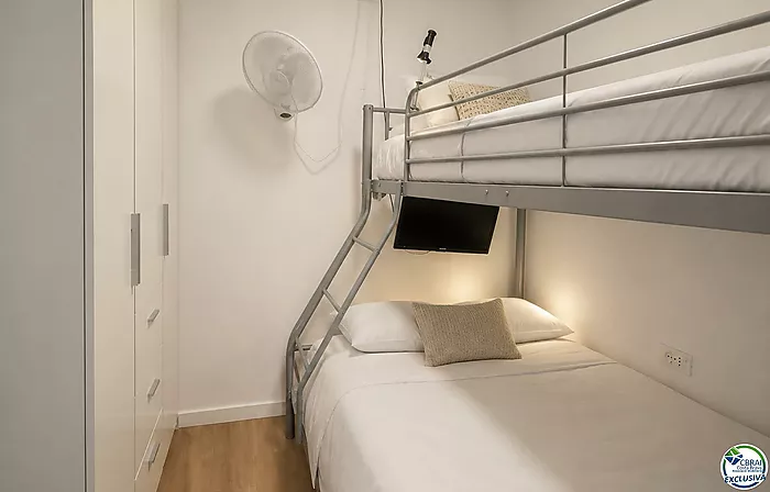 Apartamento totalmente reformado a 100 metros de la playa con Licencia Turistica