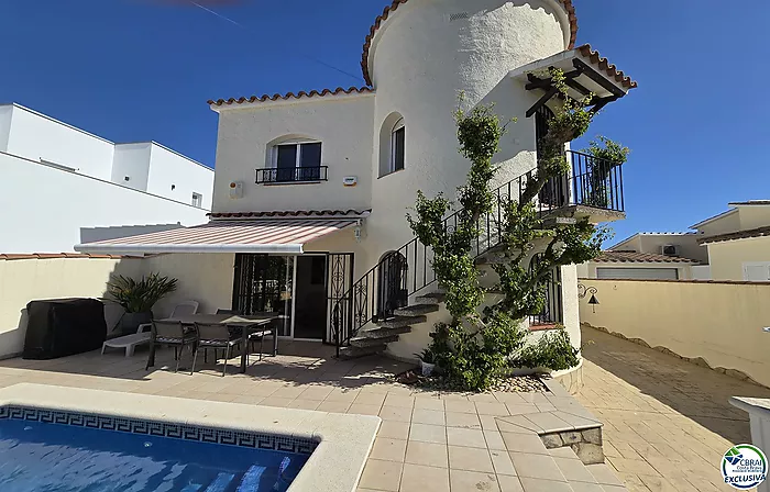 Maison avec piscine et licence touristique - secteur Peni