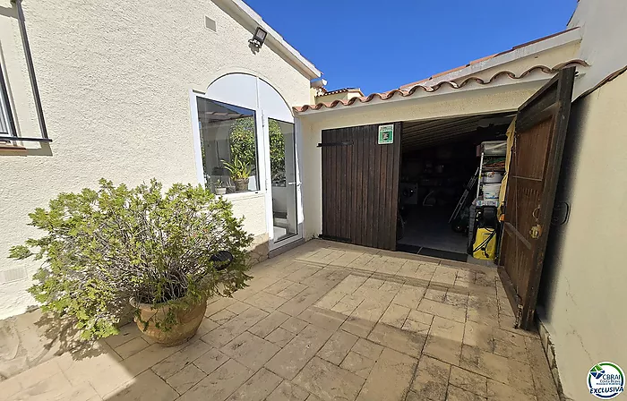 Maison avec piscine et licence touristique - secteur Peni