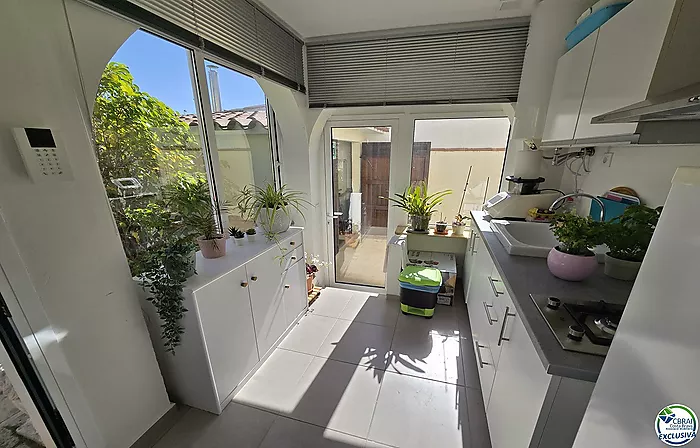 Maison avec piscine et licence touristique - secteur Peni