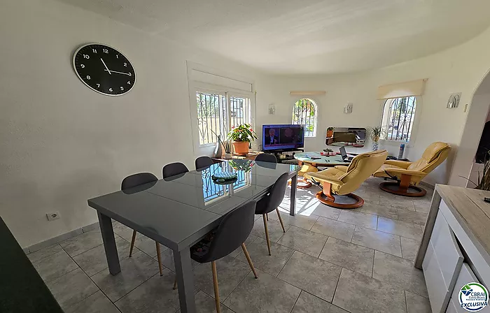 Maison avec piscine et licence touristique - secteur Peni