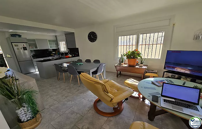 Maison avec piscine et licence touristique - secteur Peni
