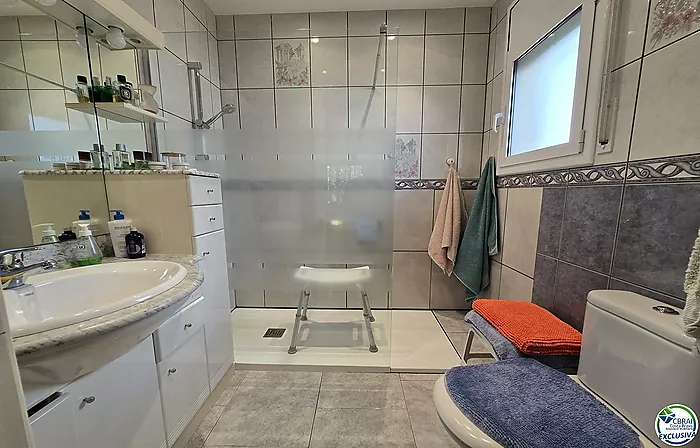 Maison avec piscine et licence touristique - secteur Peni