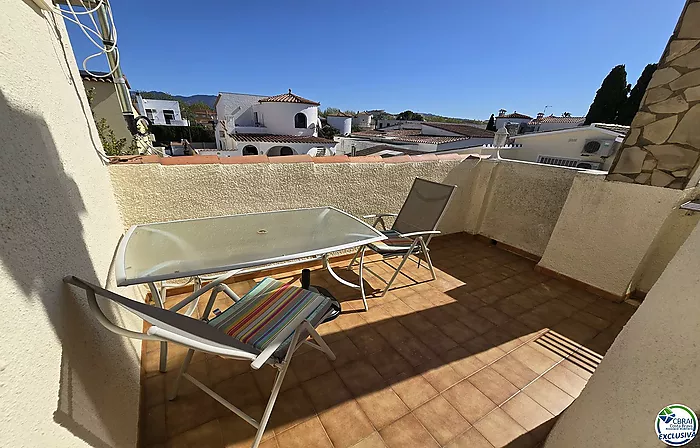 Maison avec piscine et licence touristique - secteur Peni