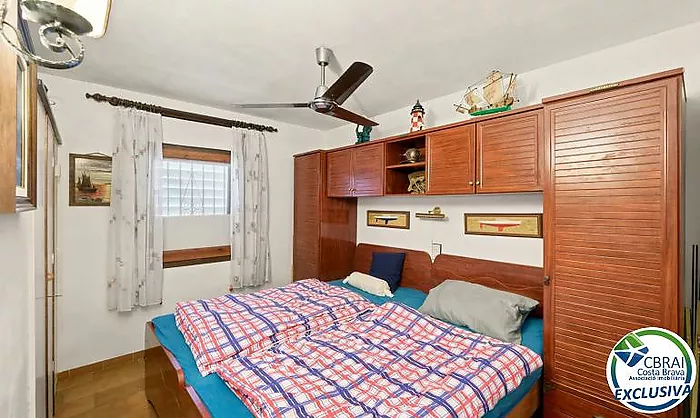 POBLAT TÍPIC Acogedor apartamento en pleno centro de Empuriabrava y a 400m de la playa