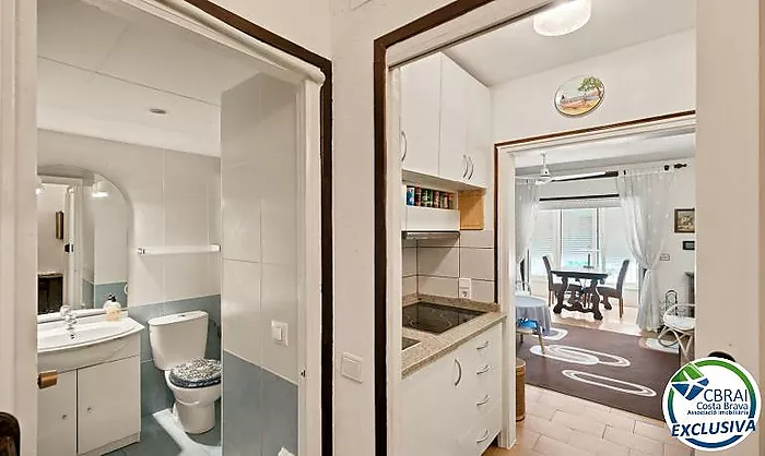 POBLAT TÍPIC Acogedor apartamento en pleno centro de Empuriabrava y a 400m de la playa