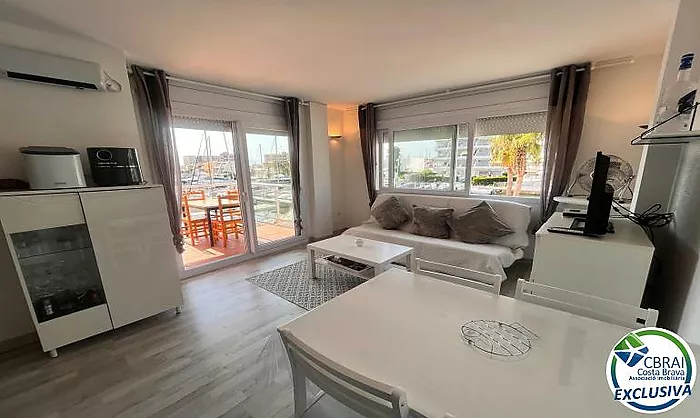 PORT CANIGÓ II Elegante apartamento de 1 dormitorio con terraza y vistas al canal