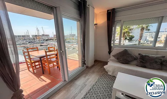 PORT CANIGÓ II Elegante apartamento de 1 dormitorio con terraza y vistas al canal